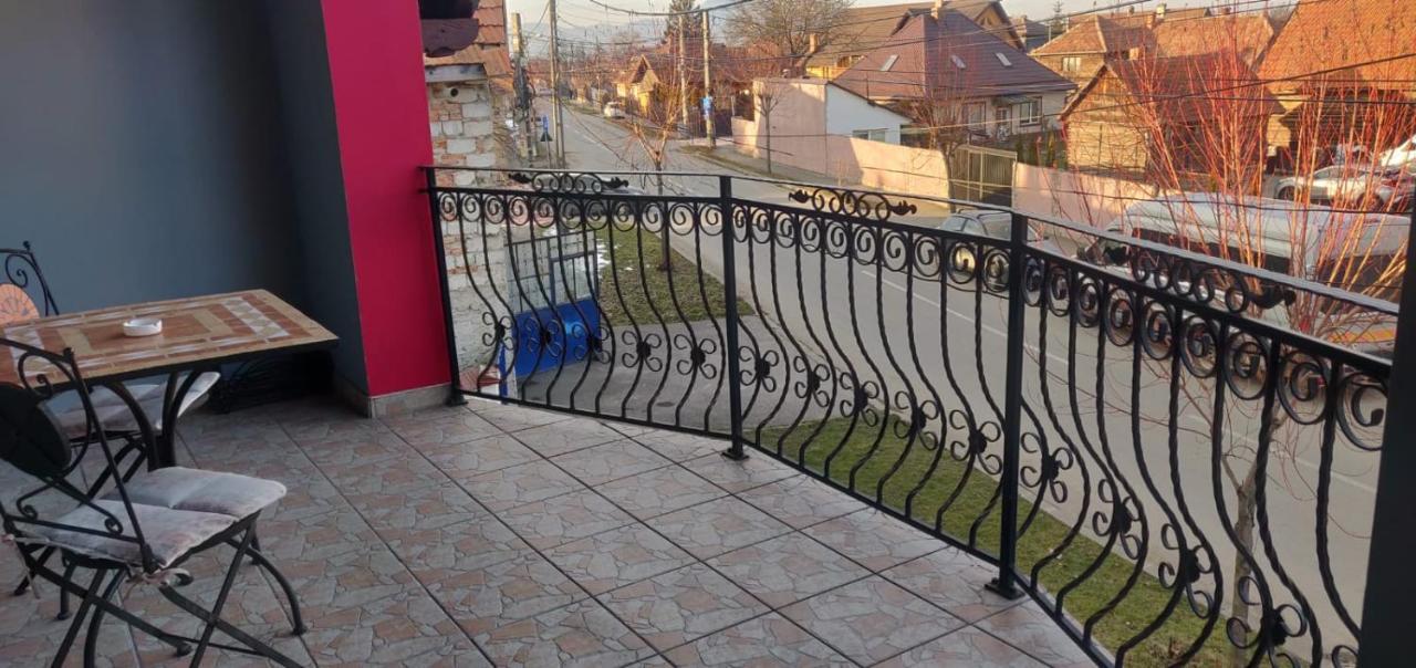 Rîşnov Casa Terzea酒店 外观 照片