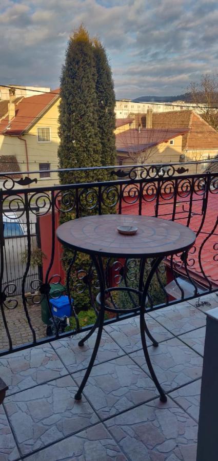 Rîşnov Casa Terzea酒店 外观 照片